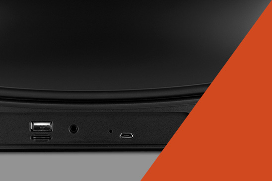BATERIA RECARREGÁVEL. A bateria interna recarregável garante autonomia de uso fora da tomada, além de ser bivolt. MÚLTIPLAS CONEXÕES: USB E MICRO SD Conecte suas músicas também via Pen Drive ou cartão Micro SD. 